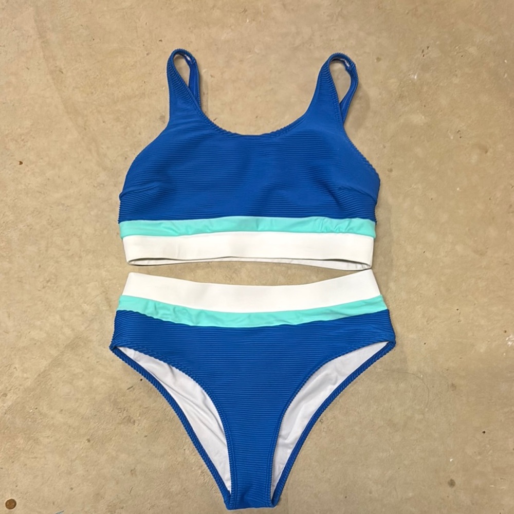 Cupshe Blue and White Bikini Sporty Two-Piece